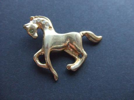 Paard goudkleurige pin met glinstersteentjes